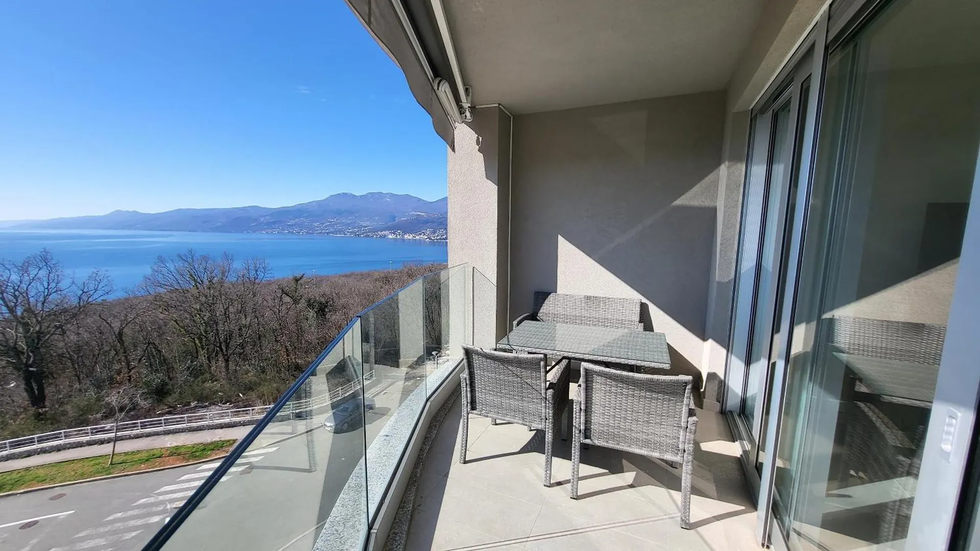 Arbamore 2Br Apt With Sea View And Balcony 리예카 아파트