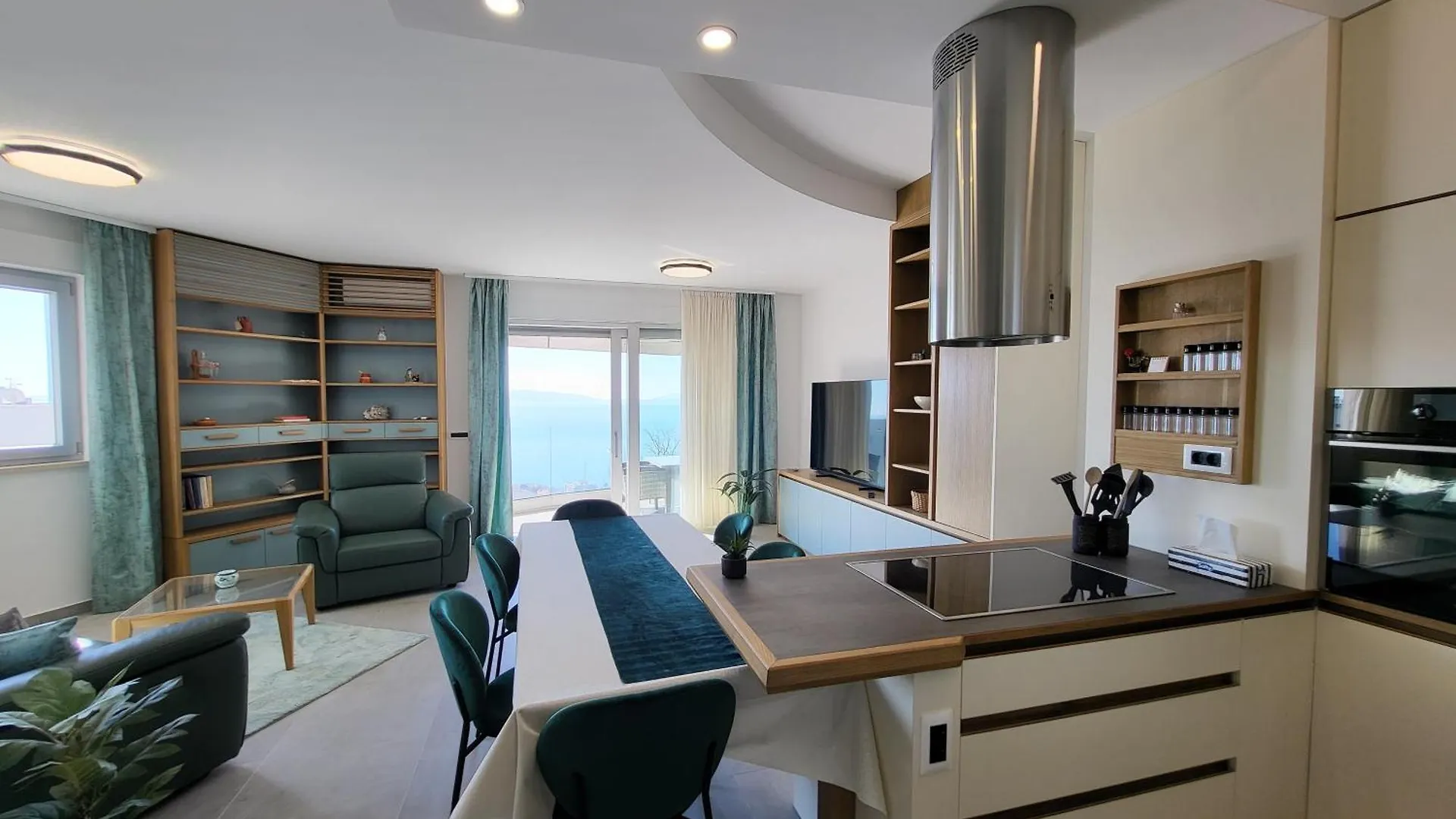 Arbamore 2Br Apt With Sea View And Balcony 리예카