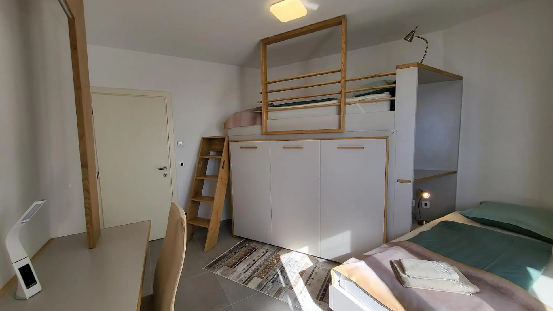 Arbamore 2Br Apt With Sea View And Balcony Rijeka